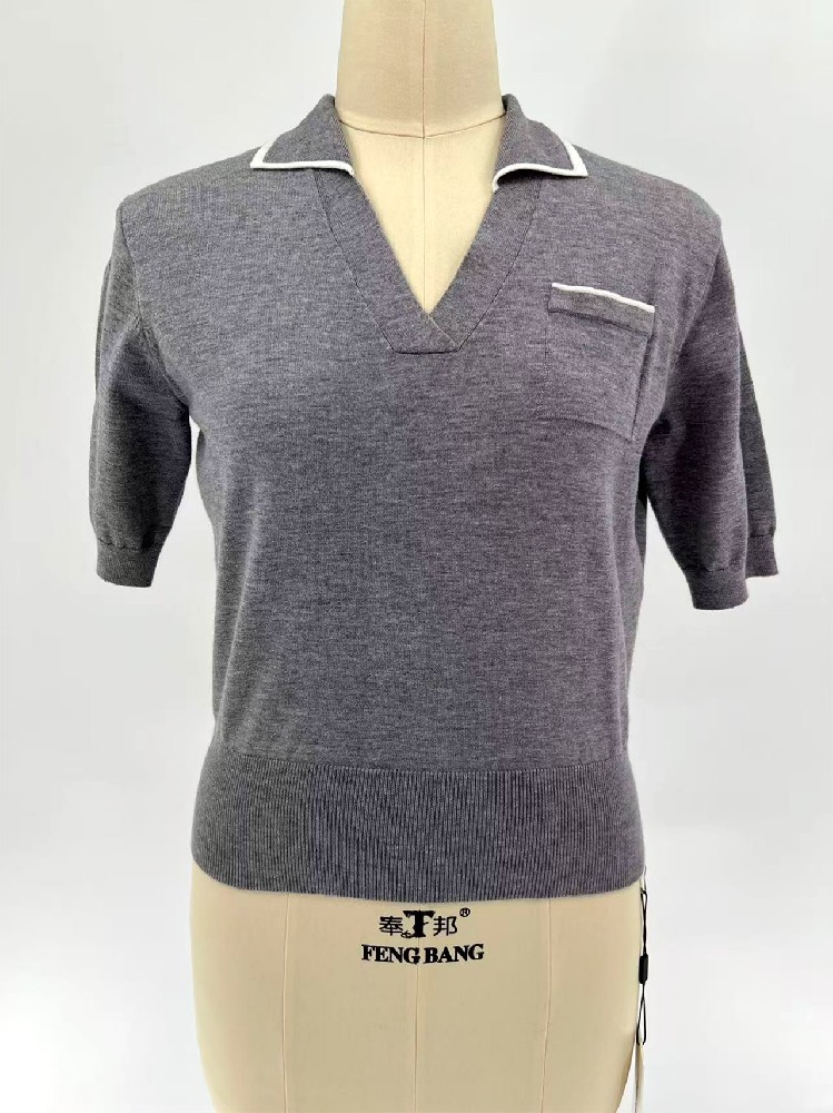 女士撞色镶边 V 领 Polo 针织上衣